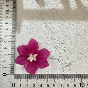 STRUCTURED FLORAL ACRYLIC FLOWER - Image 4