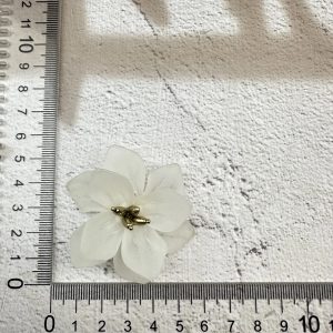 STRUCTURED FLORAL ACRYLIC FLOWER - Image 3